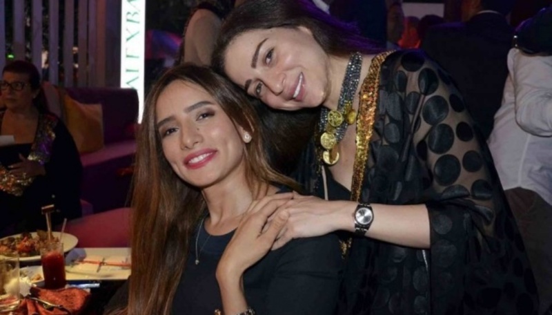 بالصورة: أول تعليق لمي عز الدين بعد حصول زينة على إثبات نسب توأميها لأحمد عز